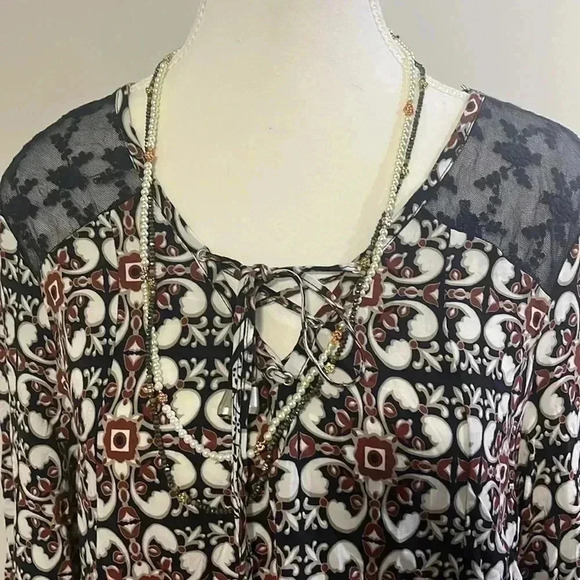 [L-XL] Simply Noelle LS pullover rayon  Blue white, and black print A-line tunic - Picture 2 of 9